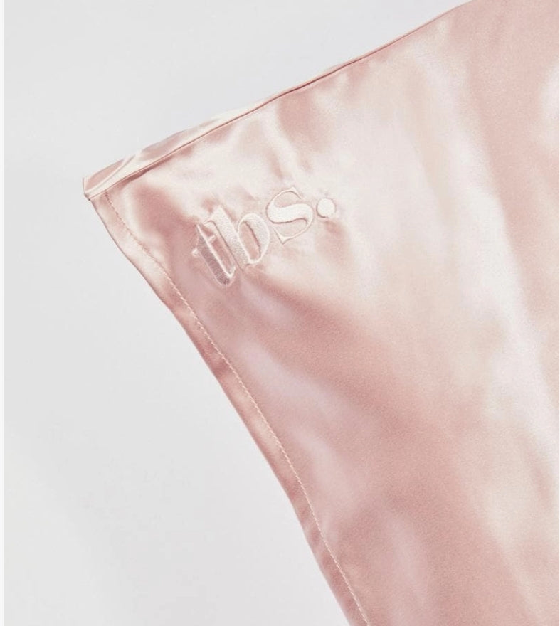 SKIN LIKE BUTTER & CO ~ LIFESTYLE - Sleep Pretty with THE BIG SILK sleep mask and pillowcase