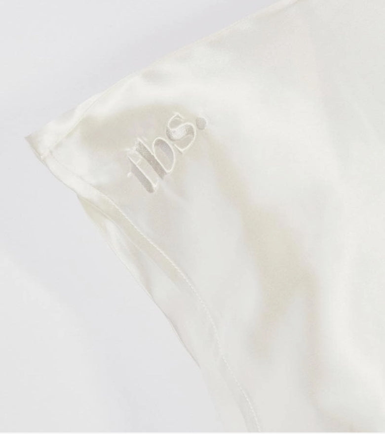 SKIN LIKE BUTTER & CO ~ LIFESTYLE - Sleep Pretty with THE BIG SILK sleep mask and pillowcase