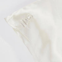 SKIN LIKE BUTTER & CO ~ LIFESTYLE - Sleep Pretty with THE BIG SILK sleep mask and pillowcase