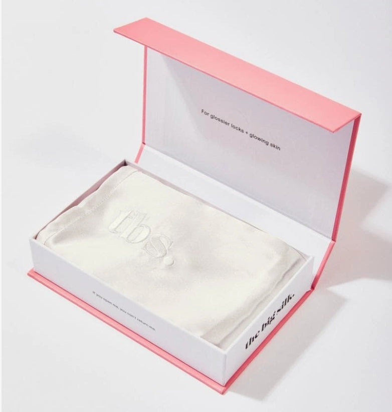 SKIN LIKE BUTTER & CO ~ LIFESTYLE - Sleep Pretty with THE BIG SILK sleep mask and pillowcase