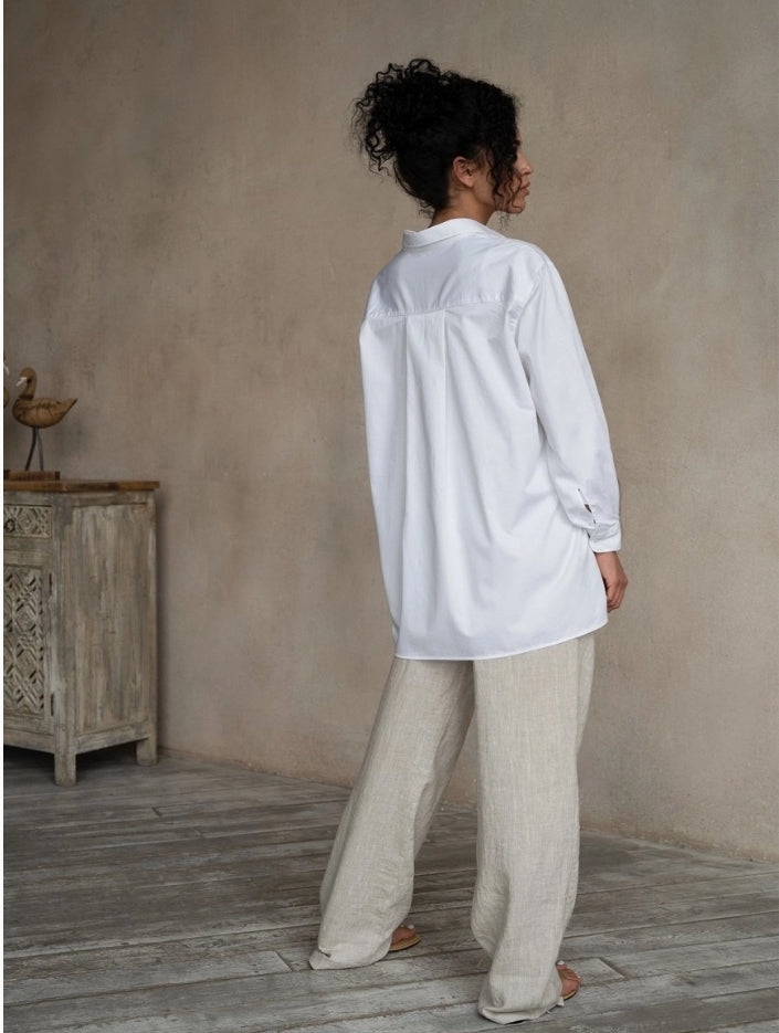SKIN LIKE BUTTER & CO ~ LIFESTYLE - EASY ELEGANCE White cotton button down boyfriend shirt