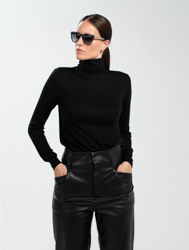 SKIN LIKE BUTTER & CO ~ LIFESTYLE - EASY ELEGANCE Black Silk Cashmere Turtleneck