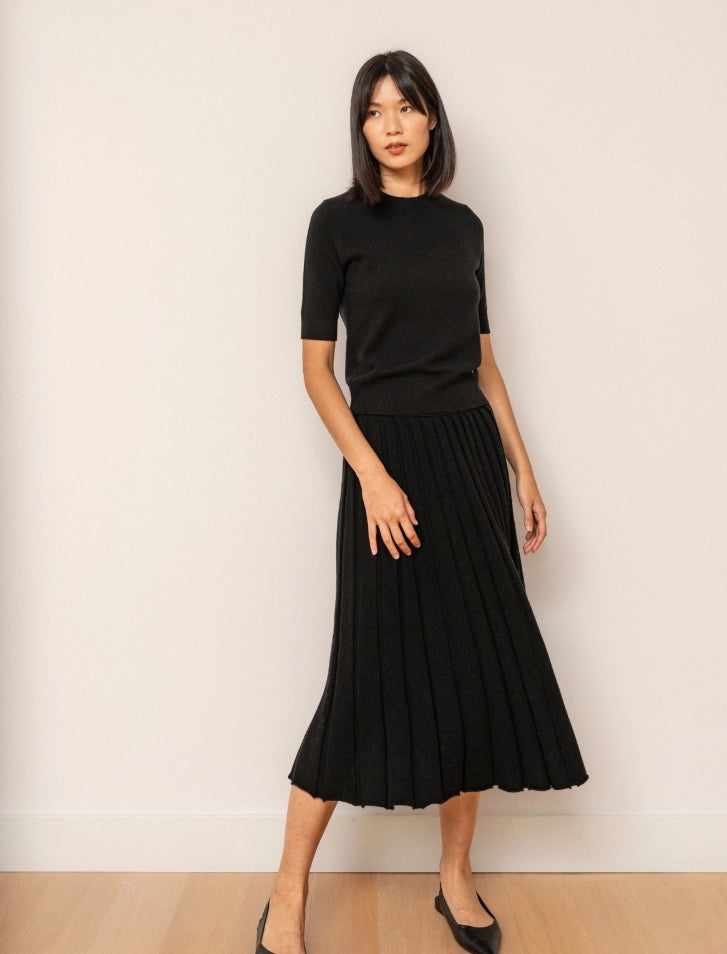 SKIN LIKE BUTTER & CO ~ LIFESTYLE - EASY ELEGANCE Essential Black Pleated Cashmere Skirt