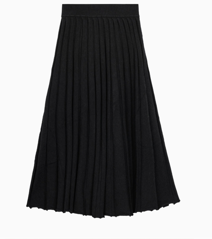 SKIN LIKE BUTTER & CO ~ LIFESTYLE - EASY ELEGANCE Essential Black Pleated Cashmere Skirt