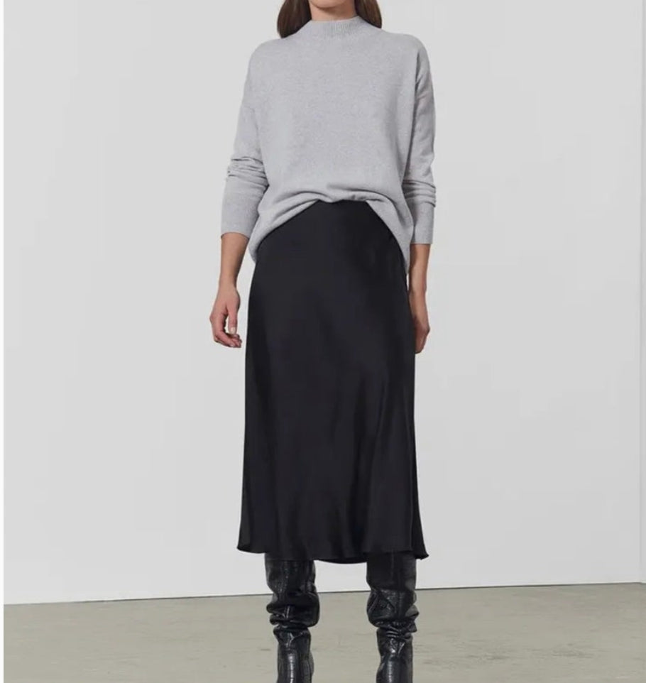 SKIN LIKE BUTTER & CO ~ LIFESTYLE - EASY ELEGANCE Essential Black and Cream Silk Skirt