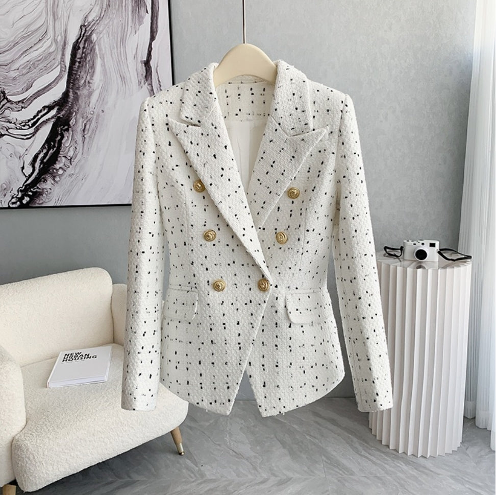 SKIN LIKE BUTTER & CO ~ LIFESTYLE - EASY ELEGANCE Essential Black and Cream Blazer