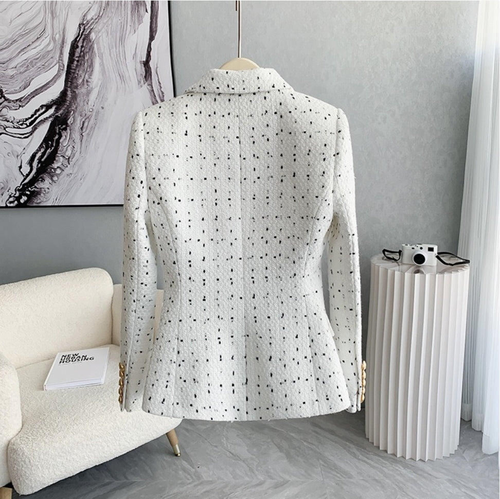SKIN LIKE BUTTER & CO ~ LIFESTYLE - EASY ELEGANCE Essential Black and Cream Blazer