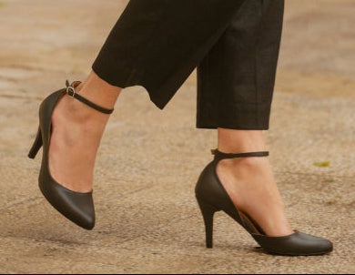 SKIN LIKE BUTTER & CO ~ LIFESTYLE - EASY ELEGANCE Essential Black Medi Heel Leather Pump