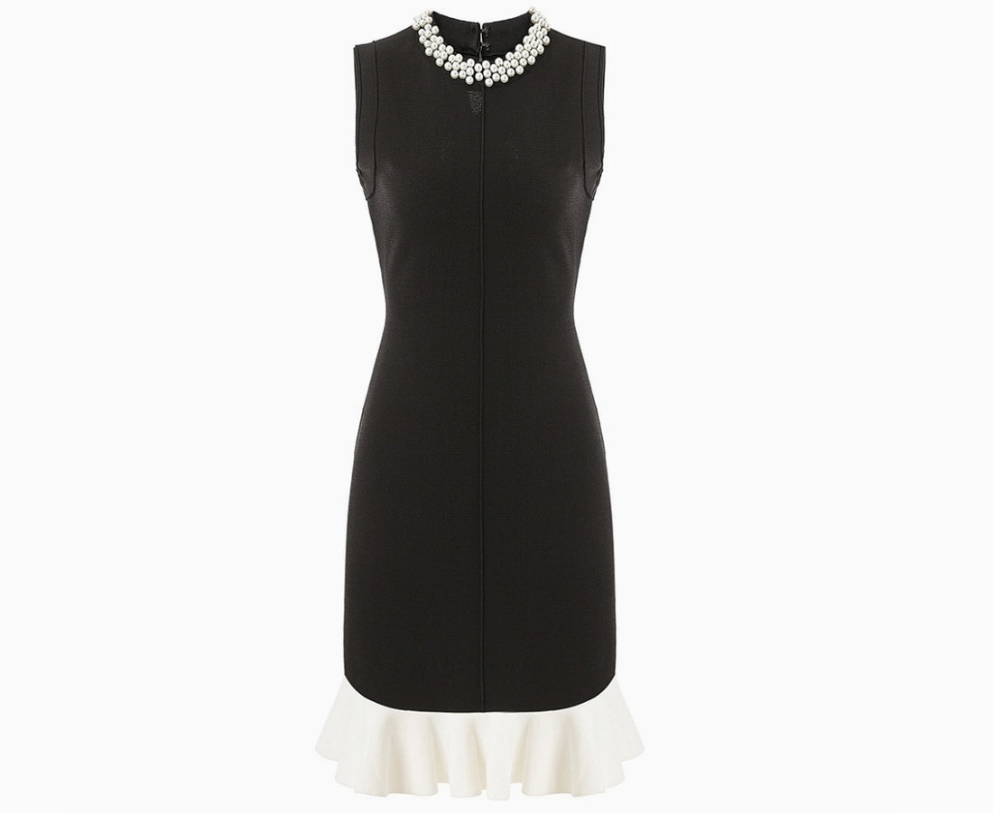 SKIN LIKE BUTTER & CO ~ LIFESTYLE - EASY ELEGANCE Essential Little Black Dress