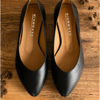 SKIN LIKE BUTTER & CO ~ LIFESTYLE - EASY ELEGANCE Essential Black Elegant Leather flats