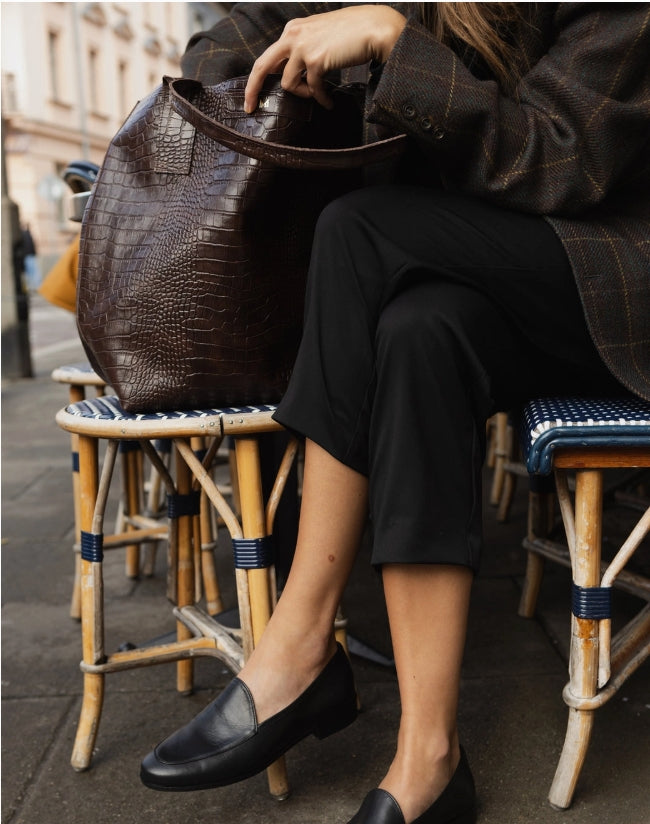 SKIN LIKE BUTTER & CO ~ LIFESTYLE - EASY ELEGANCE Essential Black Medi Heel Leather Pump