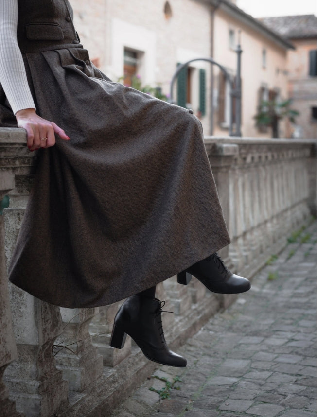 SKIN LIKE BUTTER & CO ~ LIFESTYLE - EASY ELEGANCE Essential Black Leather angle boots