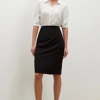 SKIN LIKE BUTTER & CO ~ LIFESTYLE - EASY ELEGANCE- The Essential Pencil Skirt
