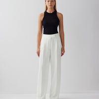 SKIN LIKE BUTTER & CO ~ LIFESTYLE - EASY ELEGANCE- Cream structured trouser