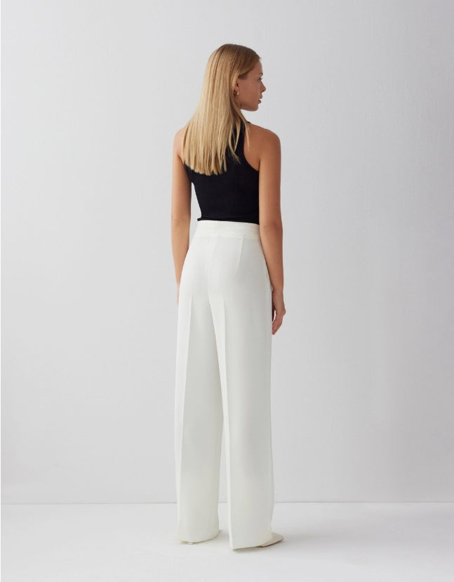 SKIN LIKE BUTTER & CO ~ LIFESTYLE - EASY ELEGANCE- Cream structured trouser