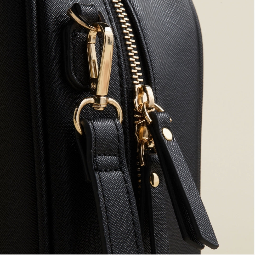 SKIN LIKE BUTTER & CO ~ LIFESTYLE - Train case by Hudson and Bleeker