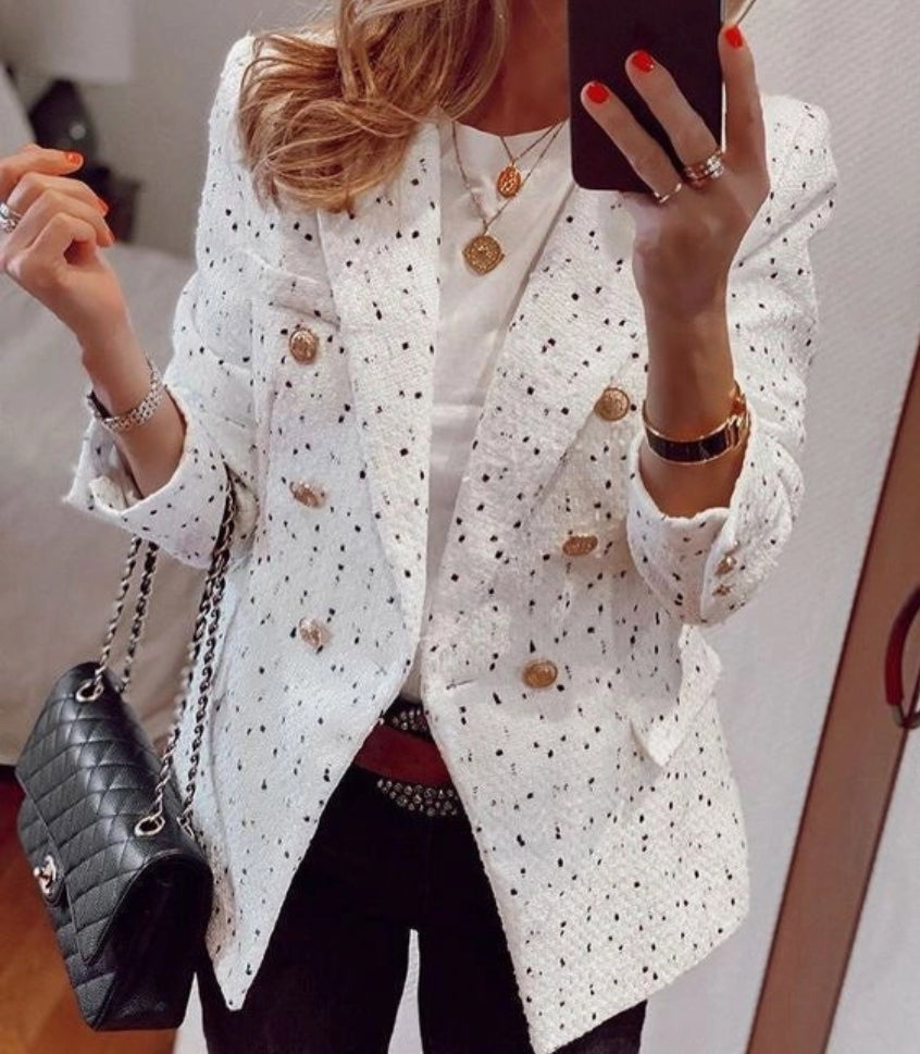 SKIN LIKE BUTTER & CO ~ LIFESTYLE - EASY ELEGANCE Essential Black and Cream Blazer