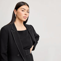 SKIN LIKE BUTTER & CO ~ LIFESTYLE - EASY ELEGANCE - Black Professional Boyfriend Blazer