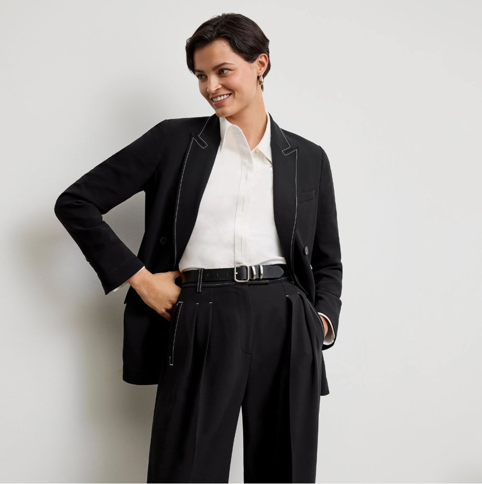 SKIN LIKE BUTTER & CO ~ LIFESTYLE - EASY ELEGANCE - Black Professional Boyfriend Blazer