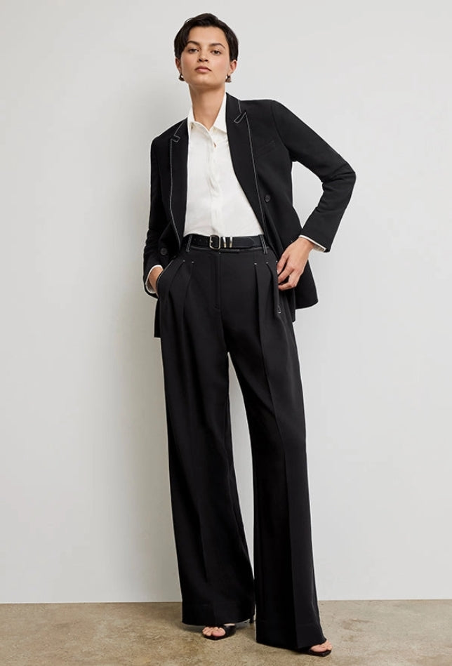SKIN LIKE BUTTER & CO ~ LIFESTYLE - EASY ELEGANCE - Black Professional Boyfriend Blazer