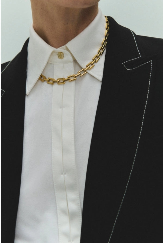 SKIN LIKE BUTTER & CO ~ LIFESTYLE - EASY ELEGANCE - Black Professional Boyfriend Blazer