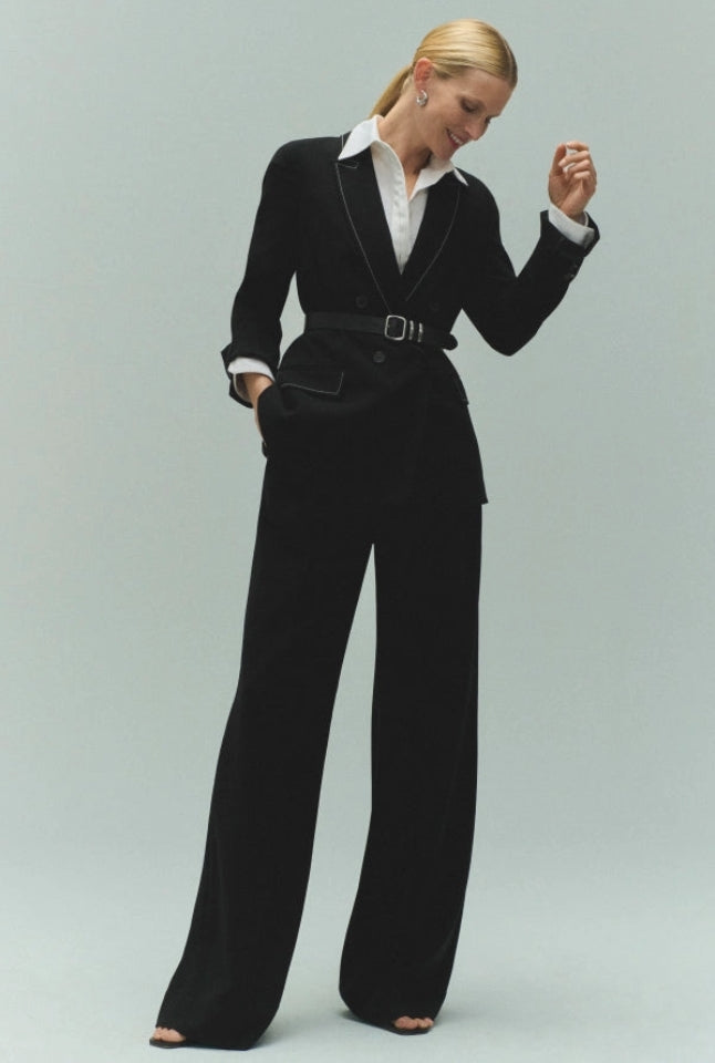 SKIN LIKE BUTTER & CO ~ LIFESTYLE - EASY ELEGANCE - Black Professional Boyfriend Blazer