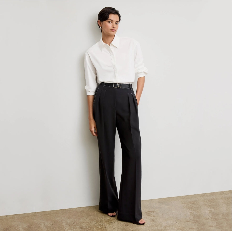 SKIN LIKE BUTTER & CO ~ LIFESTYLE - Black pleated crepe trouser